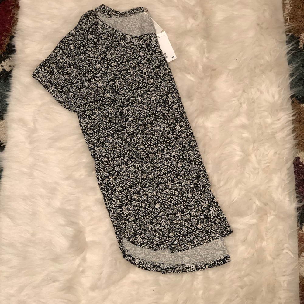 Black and White Floral Design Top
